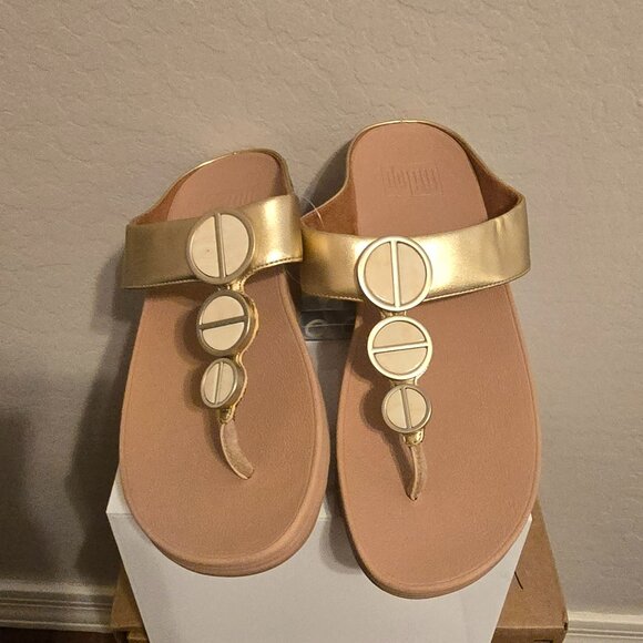 Halo Metallic Toe-Post Sandal - Picture 5 of 5